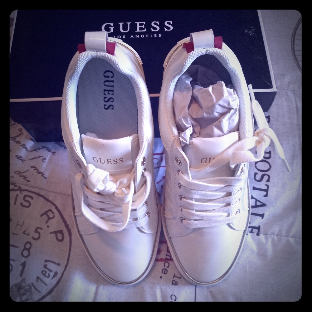 Guess Men's Shoes Size 8.5